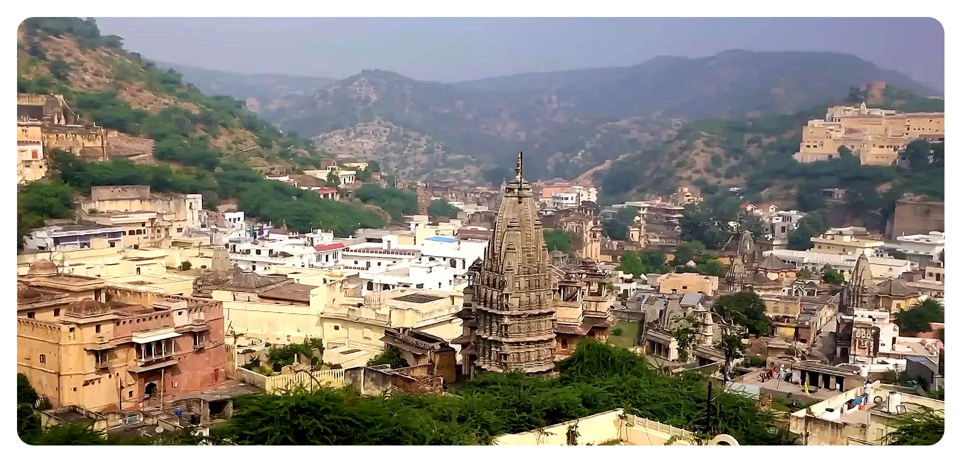 Amber Fort and pink buildings of Jaipur