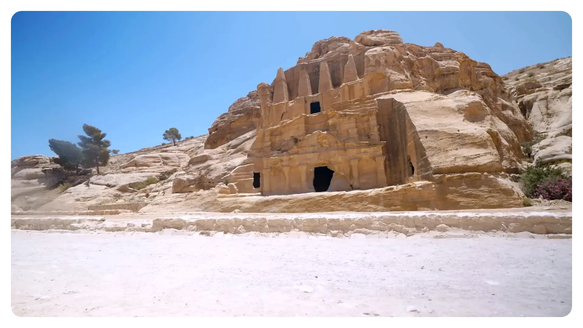 Jordanian pistachio ice cream with cotton candy